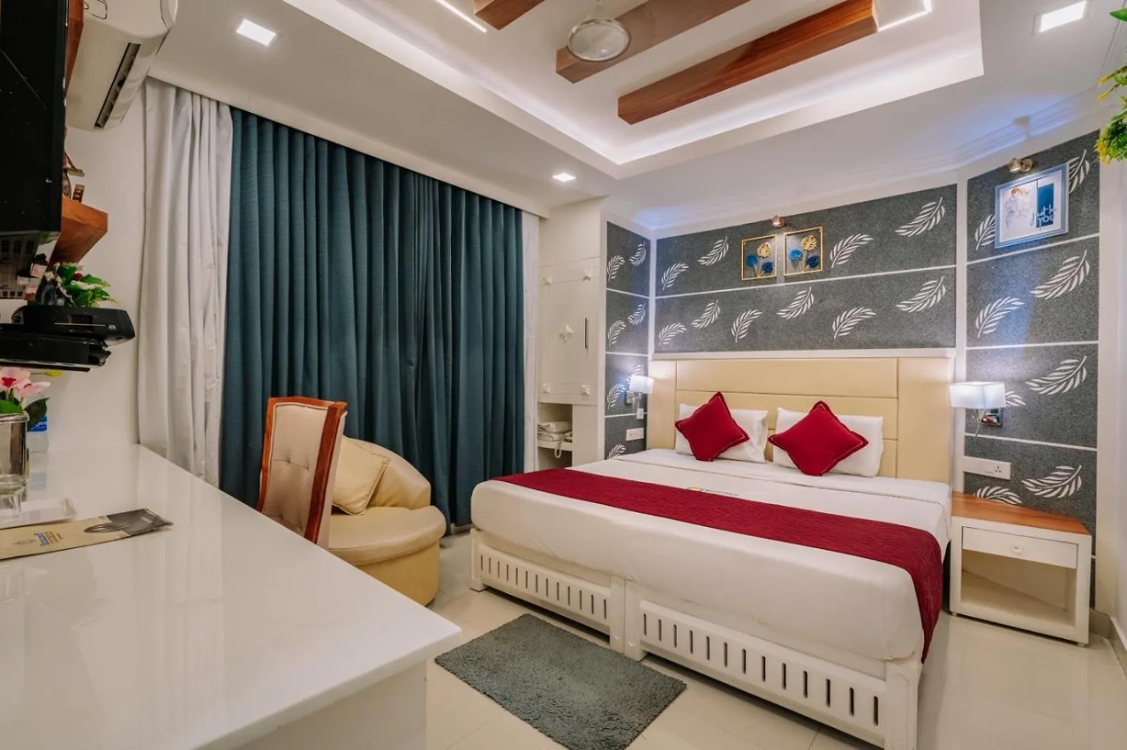 Excellency Airport Hotel Angamali 3*,