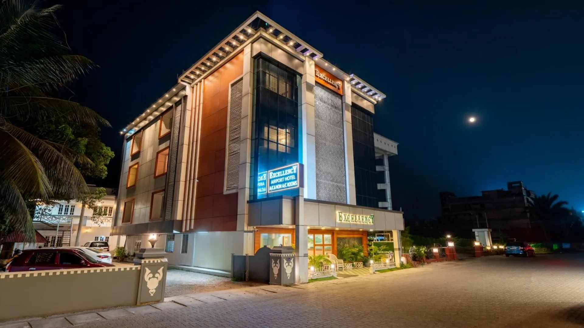 Excellency Airport Hotel Angamali
