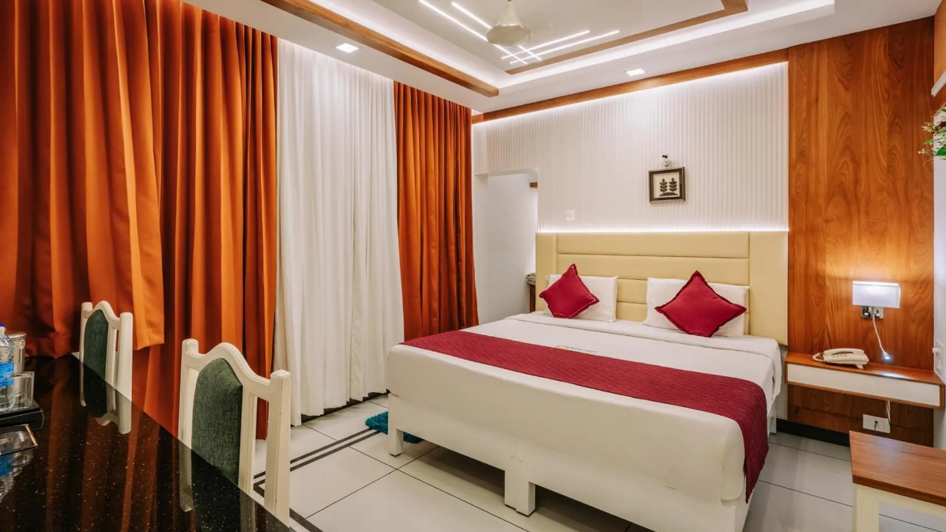Excellency Airport Hotel Angamali